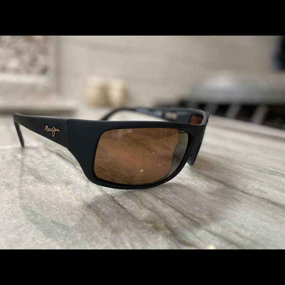 Maui Jim Peahi Sunglasses - Picture 2 of 9